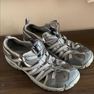 Chaco Woman’s Outcross Lace Water/Hiking Shoes Size 8.5